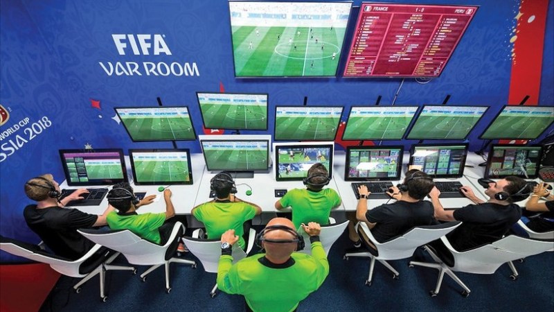 Tìm hiểu từ A đến Z về công nghệ VAR trong bóng đá với caheo tv