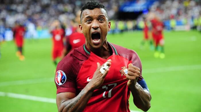 Bóng đá đường phố là gì? Những cầu thủ nổi tiếng bắt đầu chơi bóng đá đường phố