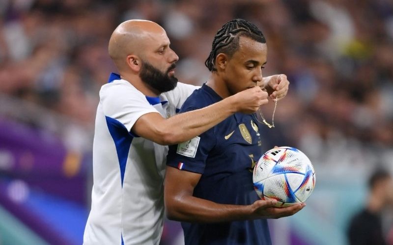 Quy định không mang trang sức khi thi đấu