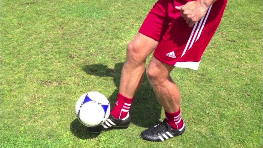 13+ Các Kỹ Thuật đá Bóng Cơ Bản Cầu Thủ Mới Cần Biết